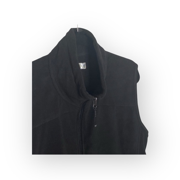 new Cutter & Buck 𖦹 Full Zip Soft Warm Cozy Classic Fleece Vest 𖦹 Black 𖦹 Large - Picture 4 of 15
